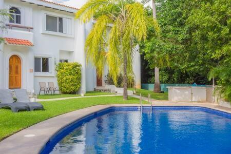 Сasa de vacaciones Ideal Family & Friend Trip, Gated Area With Pool Onsite *