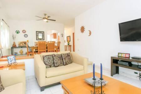 Сasa de vacaciones Ideal Family & Friend Trip, Gated Area With Pool Onsite Playa del Carmen